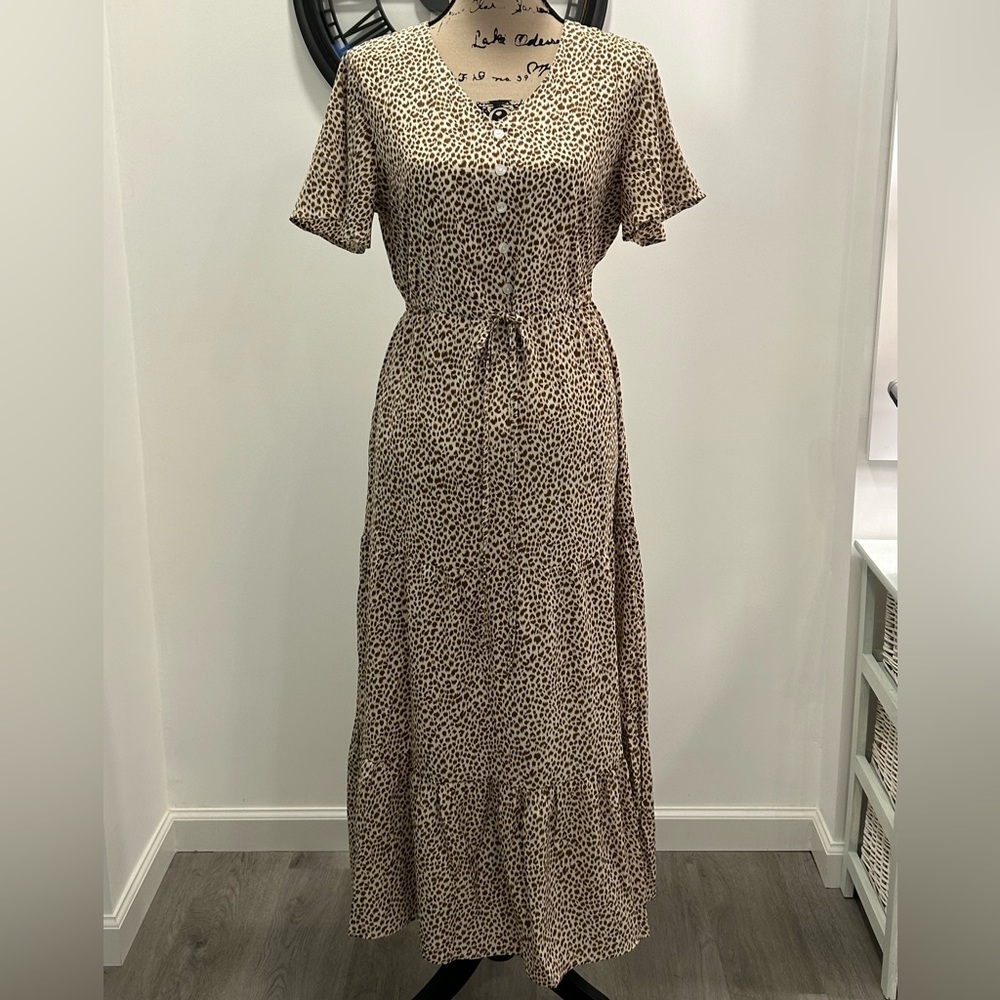 Newchoice leopard print tiered, short flutter sleeve dress medium nwt